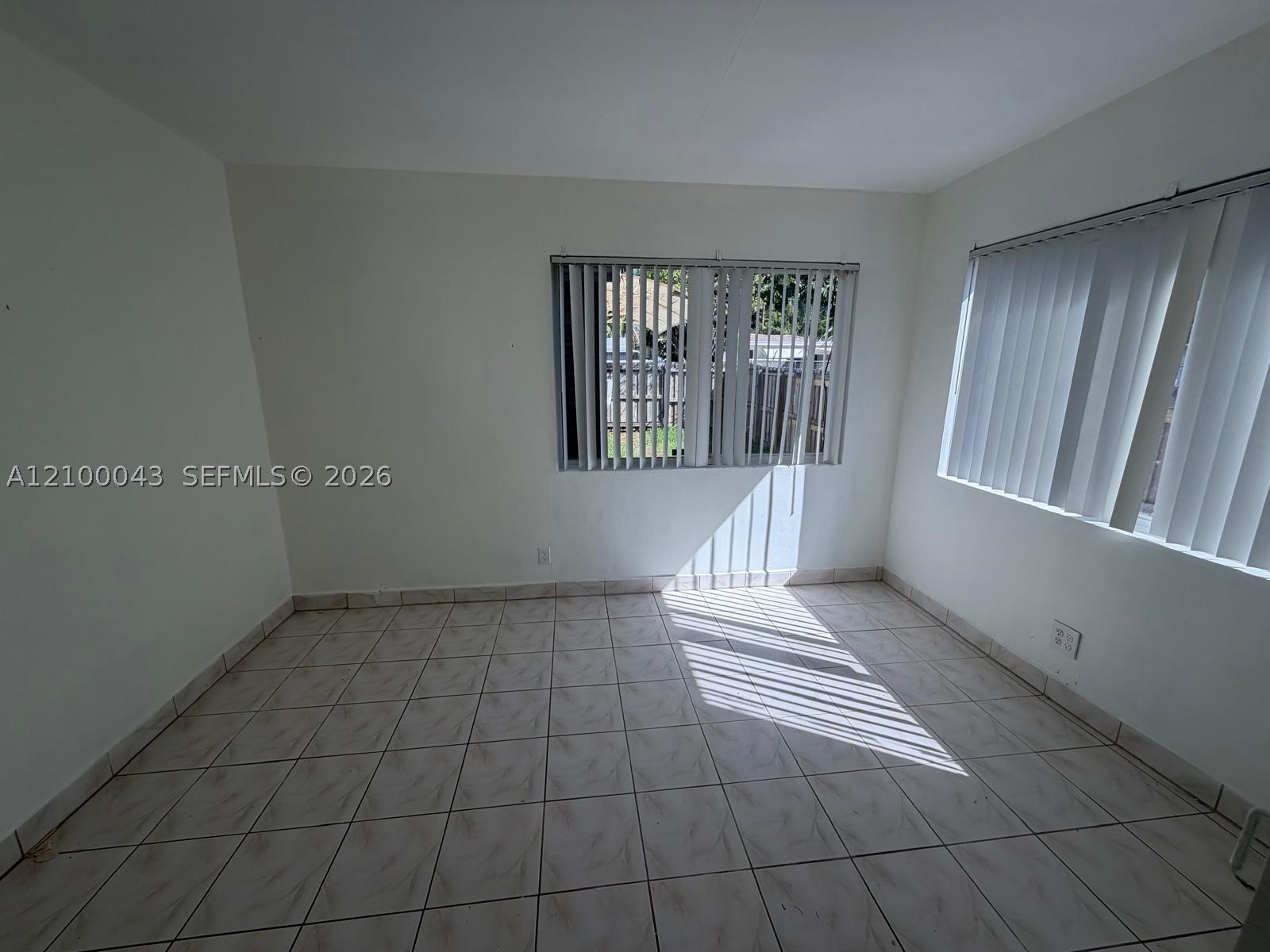 1637 Mayo St 1637 Property Photo 8