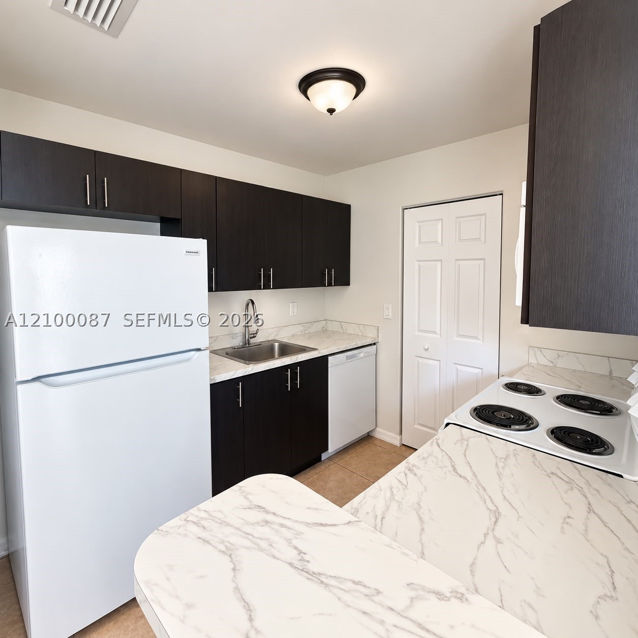 160 Sw 8th Ave 160 Property Photo 4