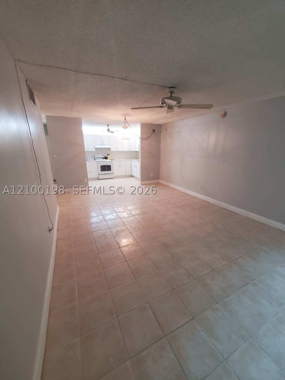 A12100198 Property Photo 18