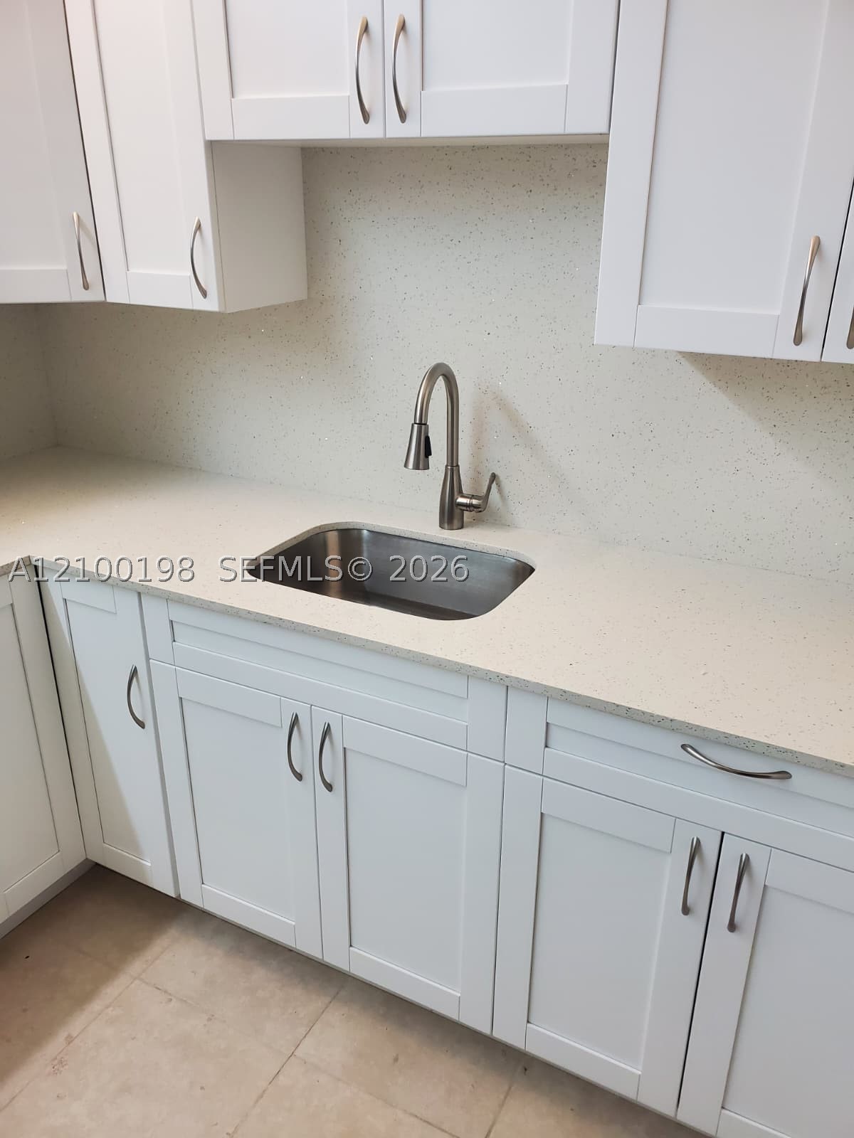 A12100198 Property Photo 22