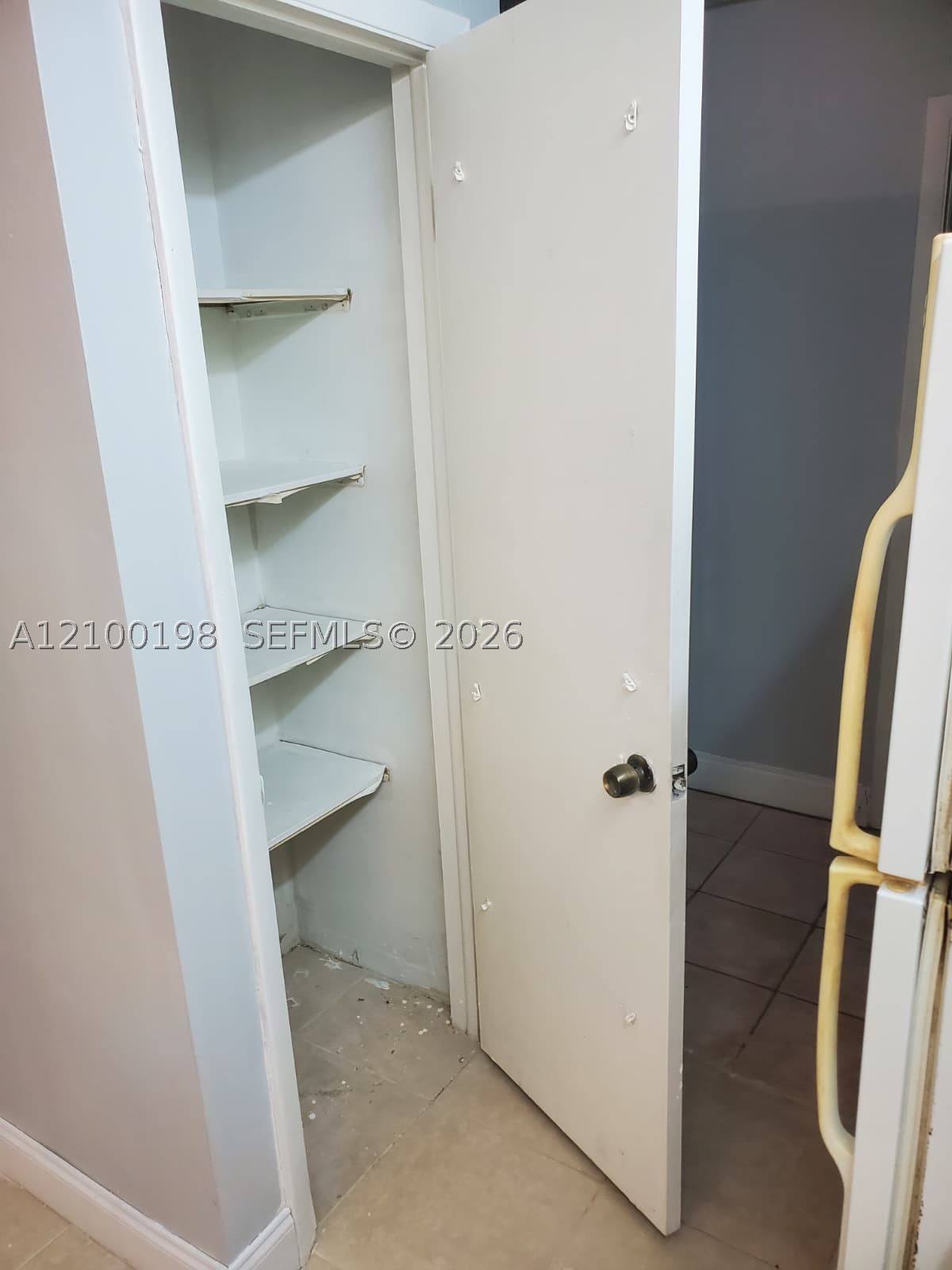 A12100198 Property Photo 24