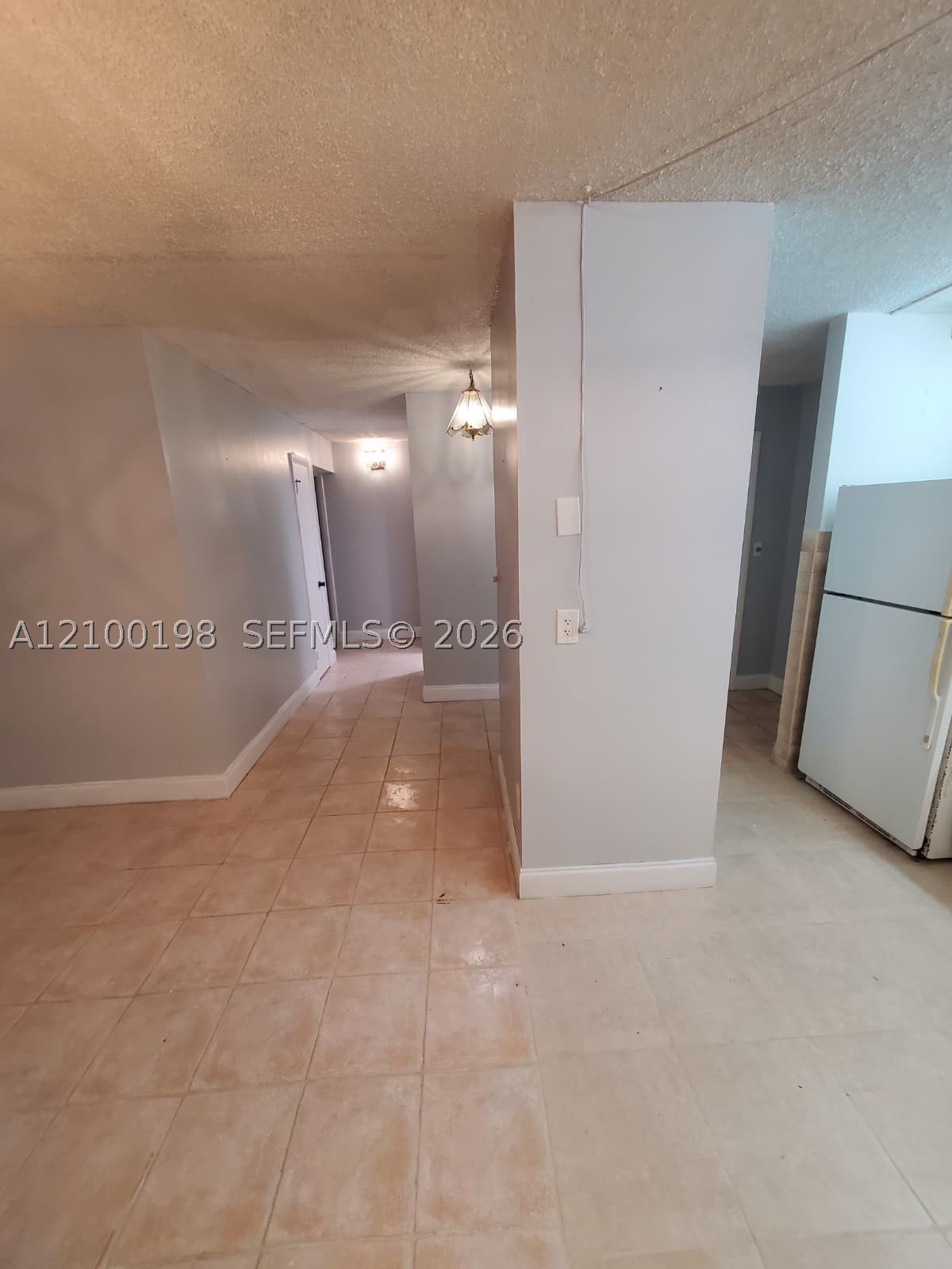 A12100198 Property Photo 25