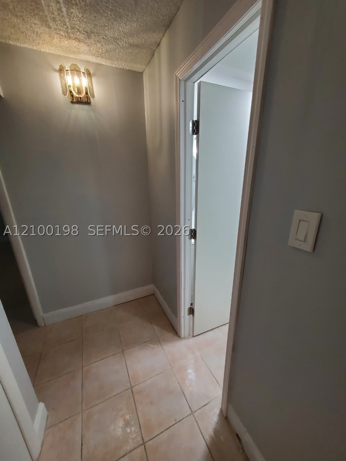 A12100198 Property Photo 27