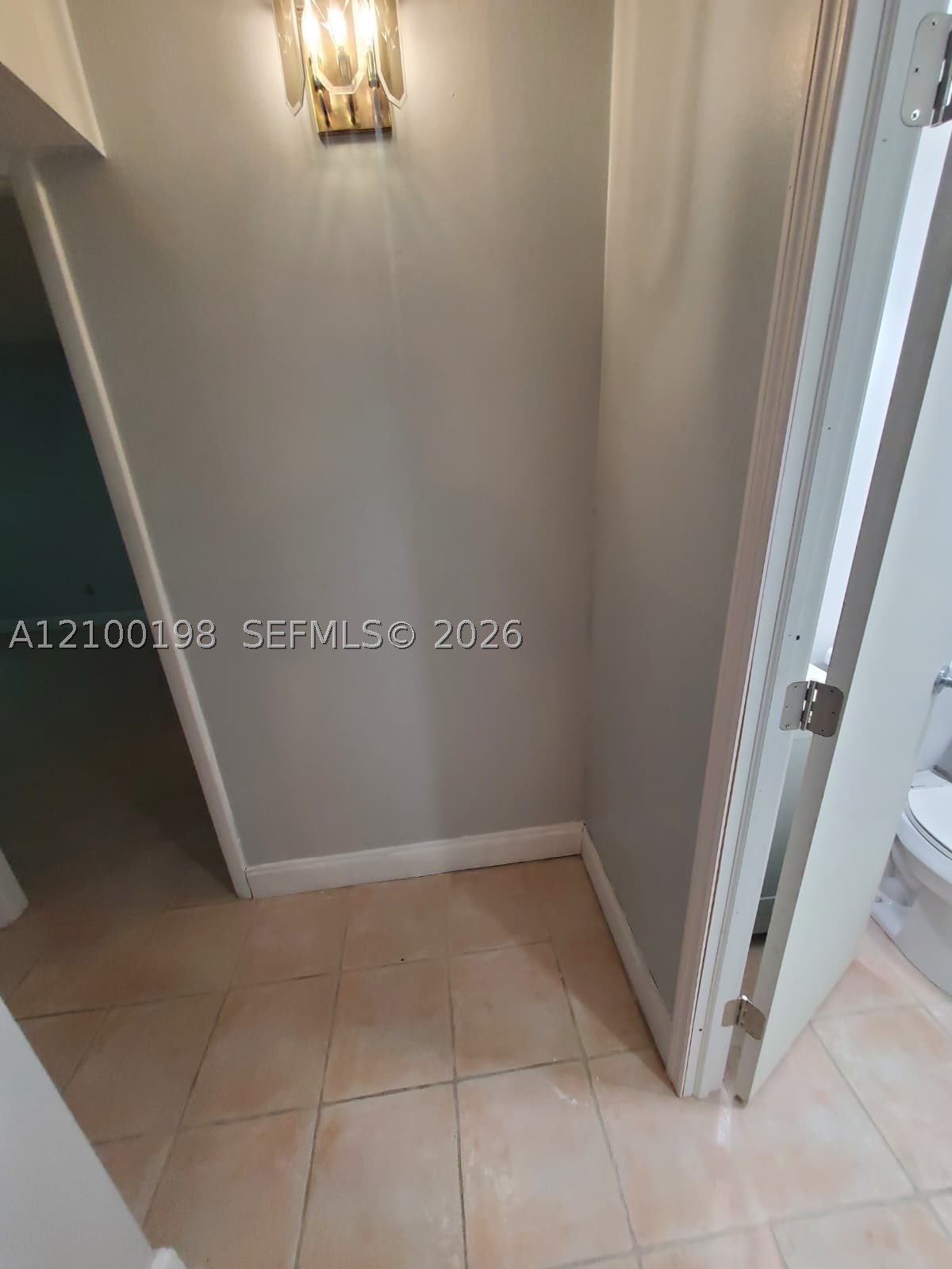 A12100198 Property Photo 30