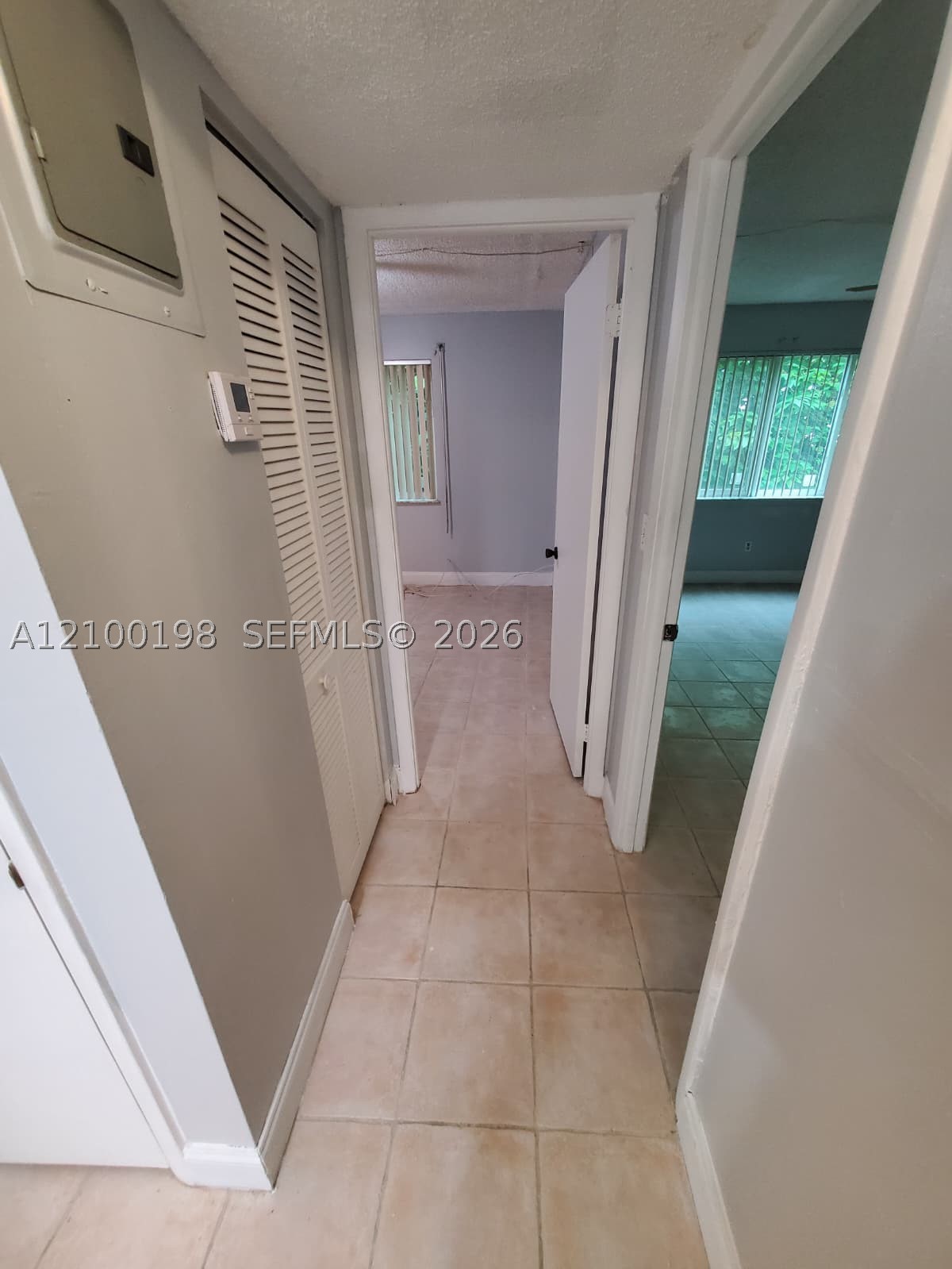 A12100198 Property Photo 32