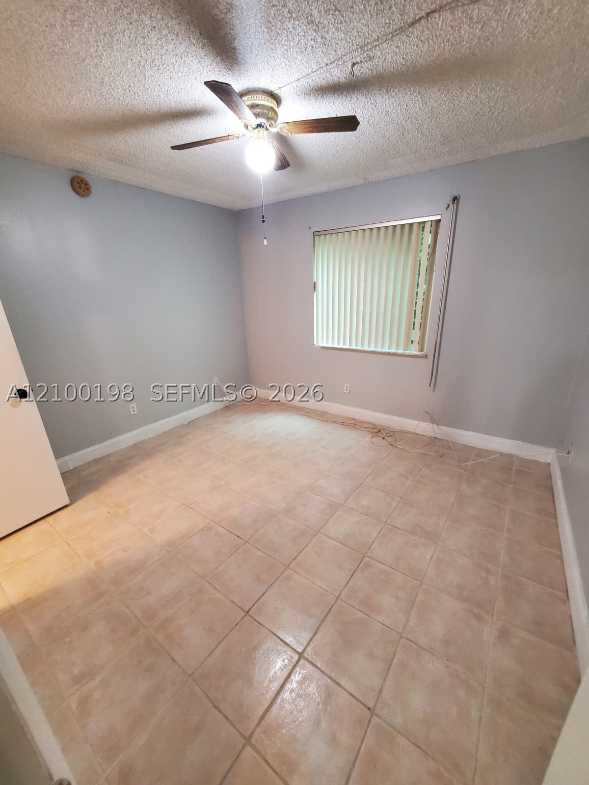 A12100198 Property Photo 33