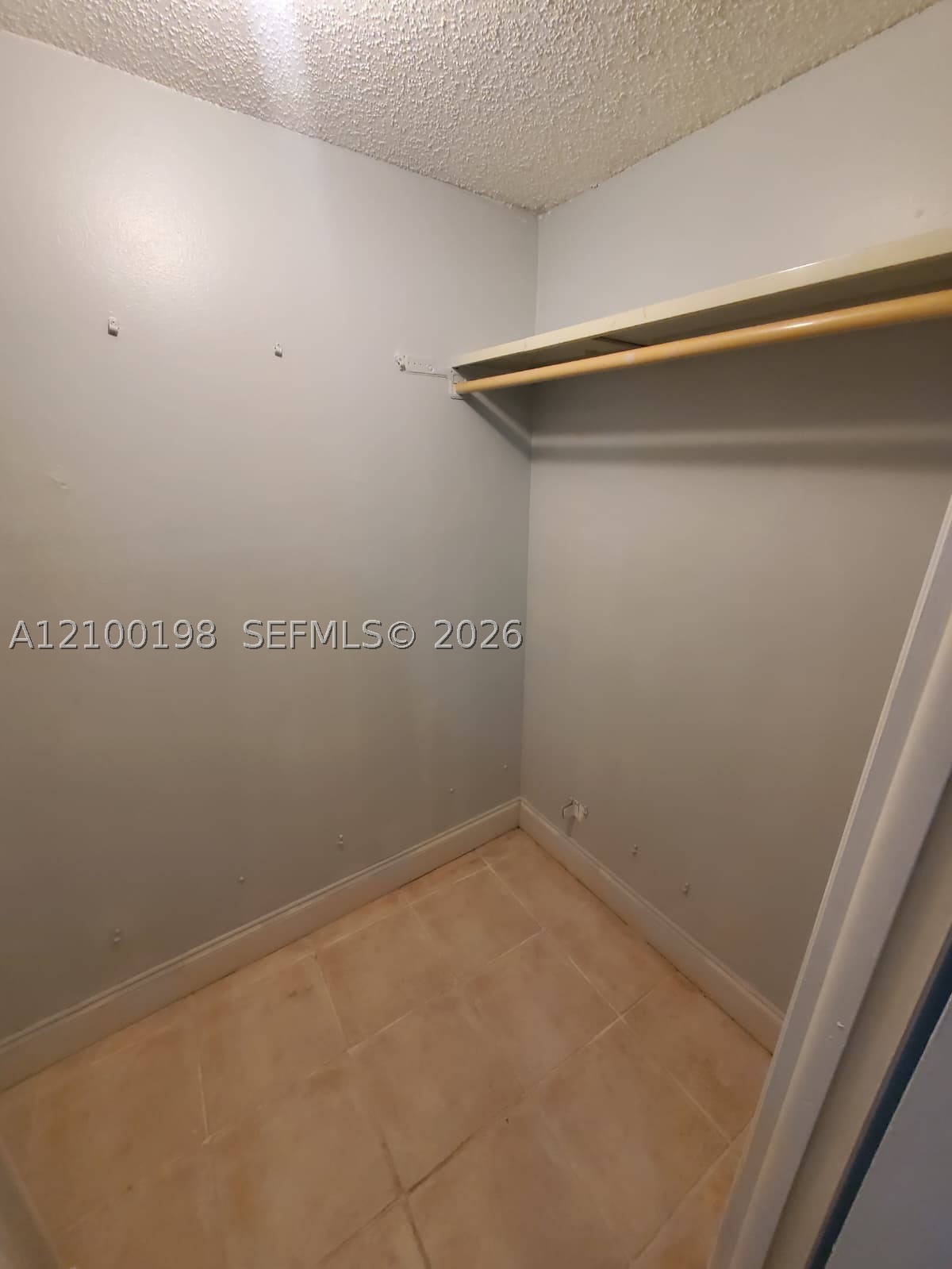 A12100198 Property Photo 36