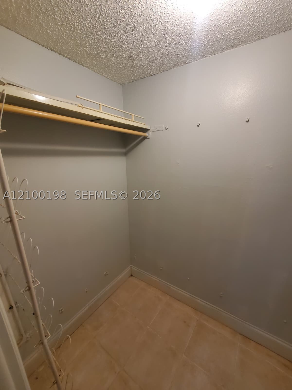 A12100198 Property Photo 37
