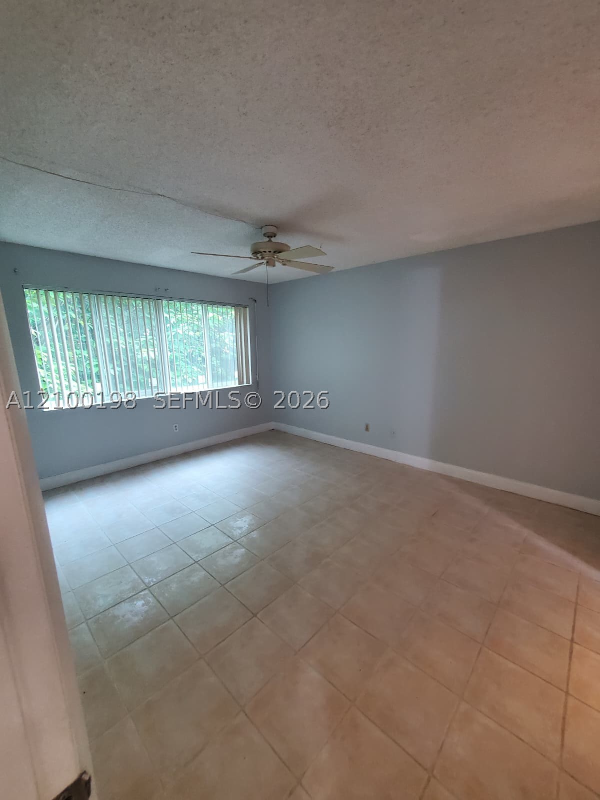 A12100198 Property Photo 39