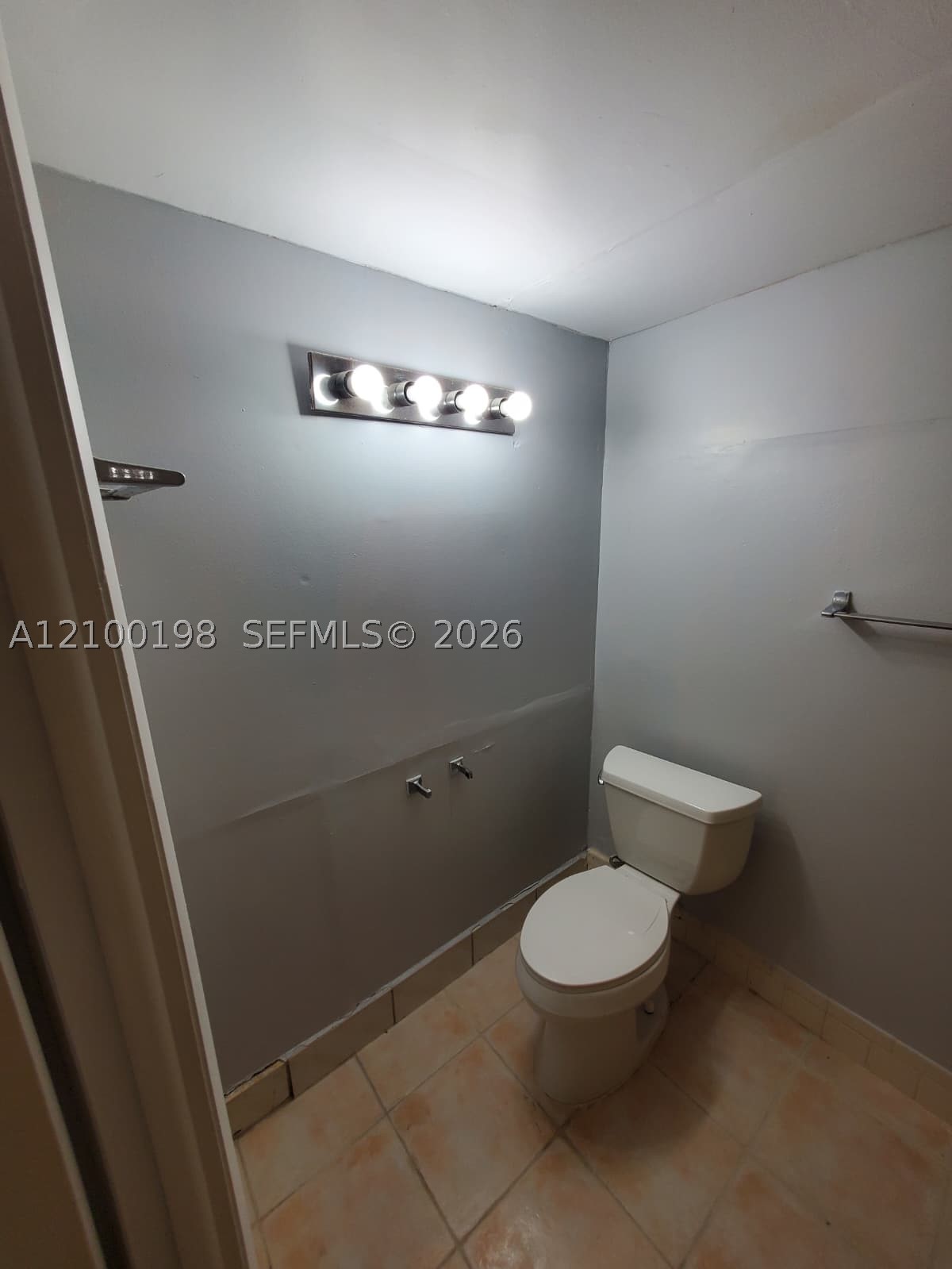 A12100198 Property Photo 45