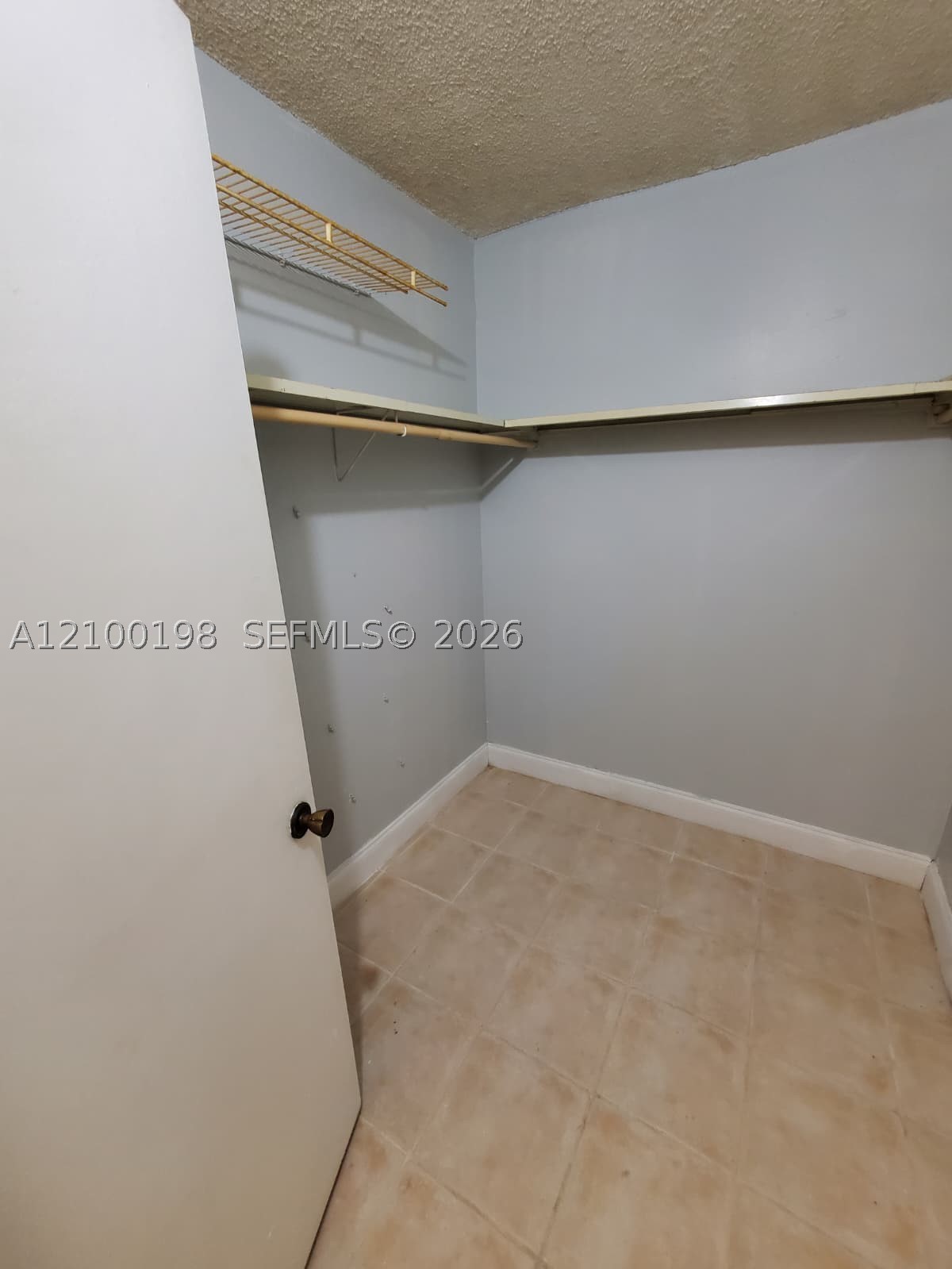 A12100198 Property Photo 50