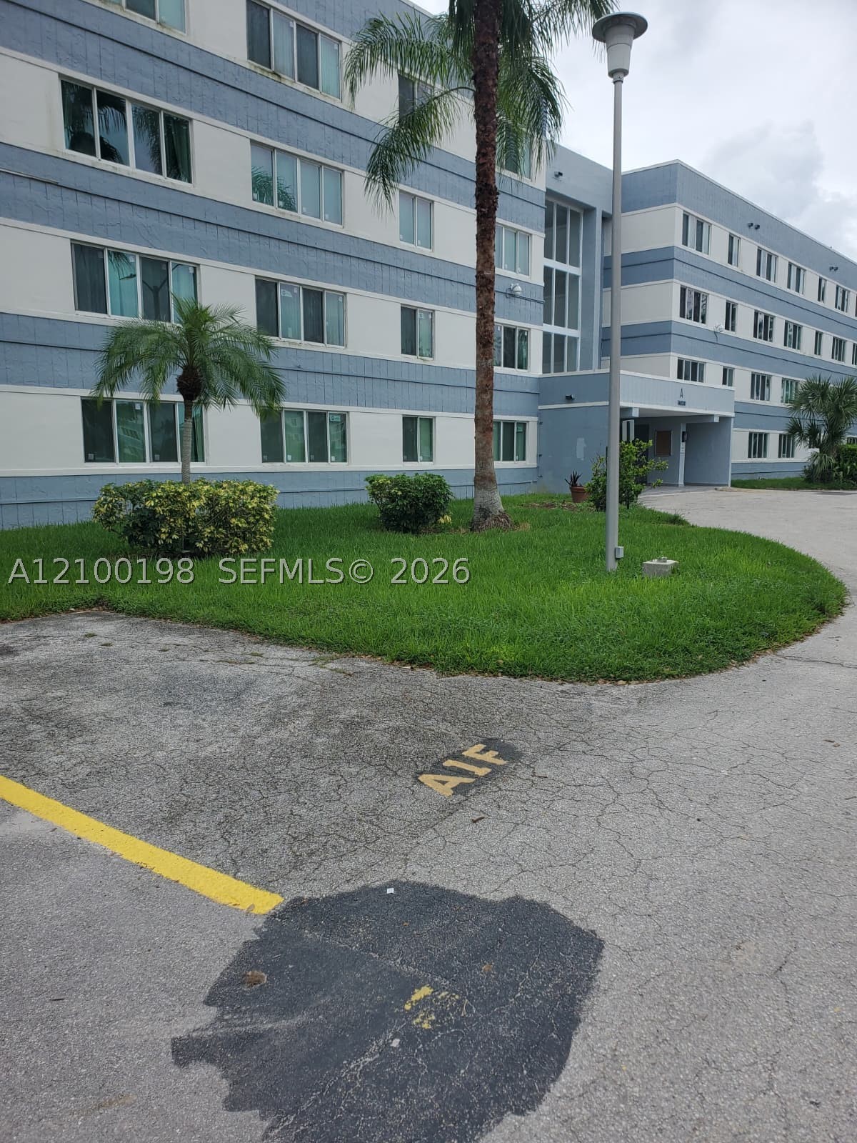 A12100198 Property Photo 54