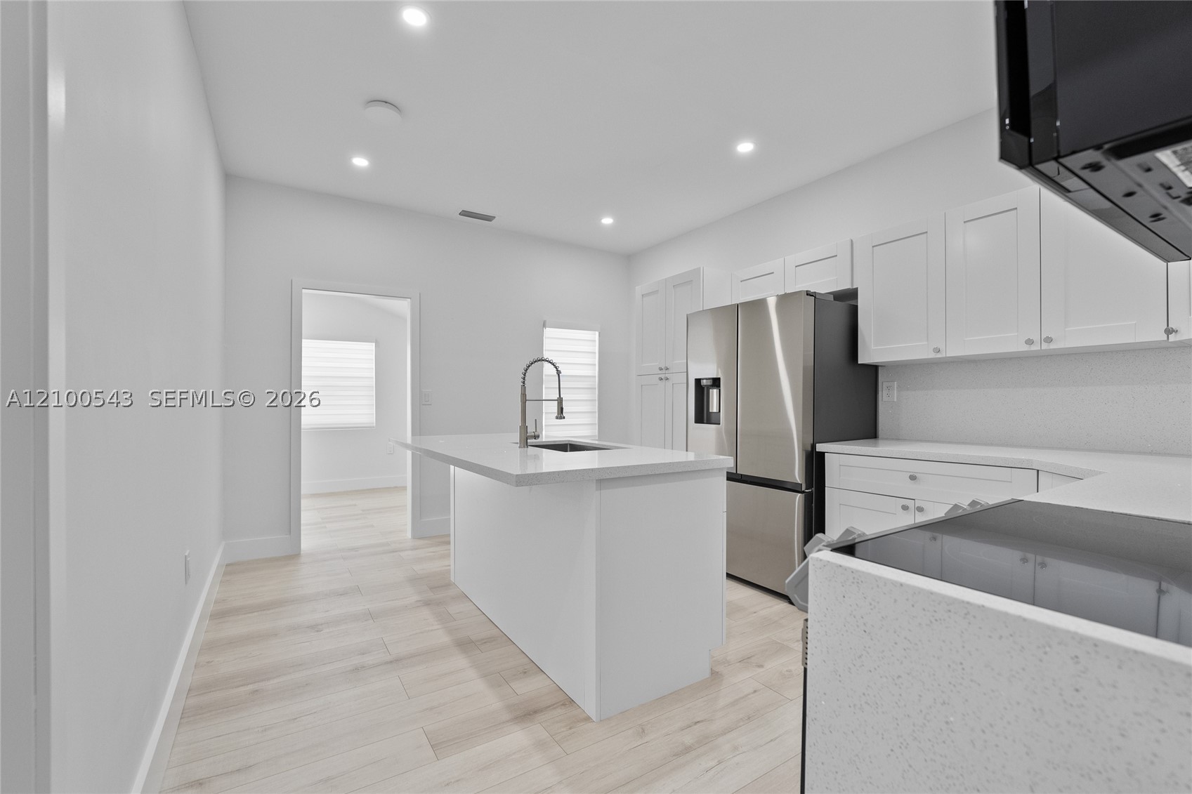 129 Sw 9th Ave 1 Property Photo 2