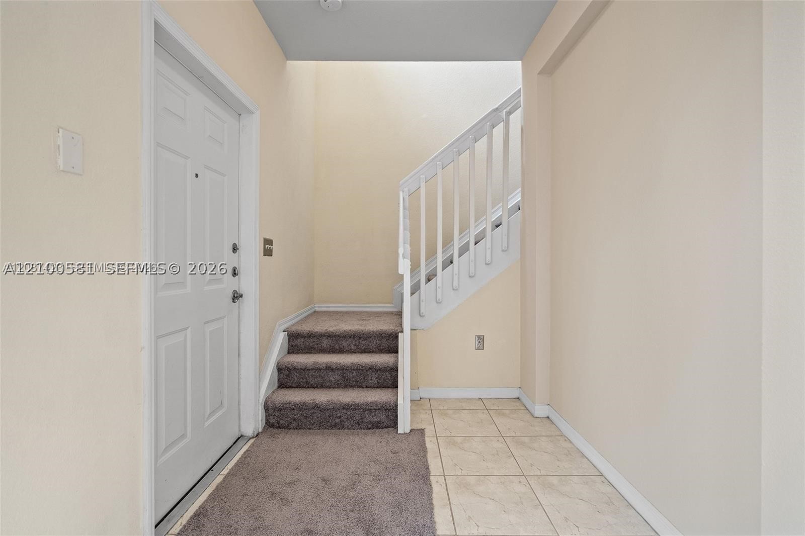 645 E Mowry Ct Property Photo 2