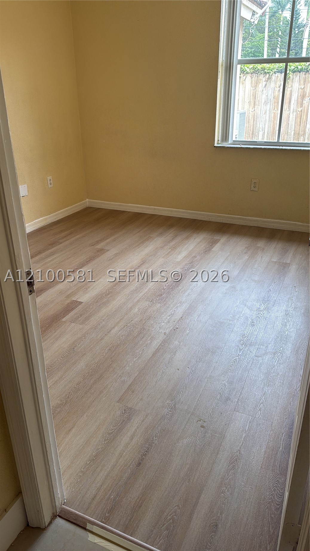 645 E Mowry Ct Property Photo 8