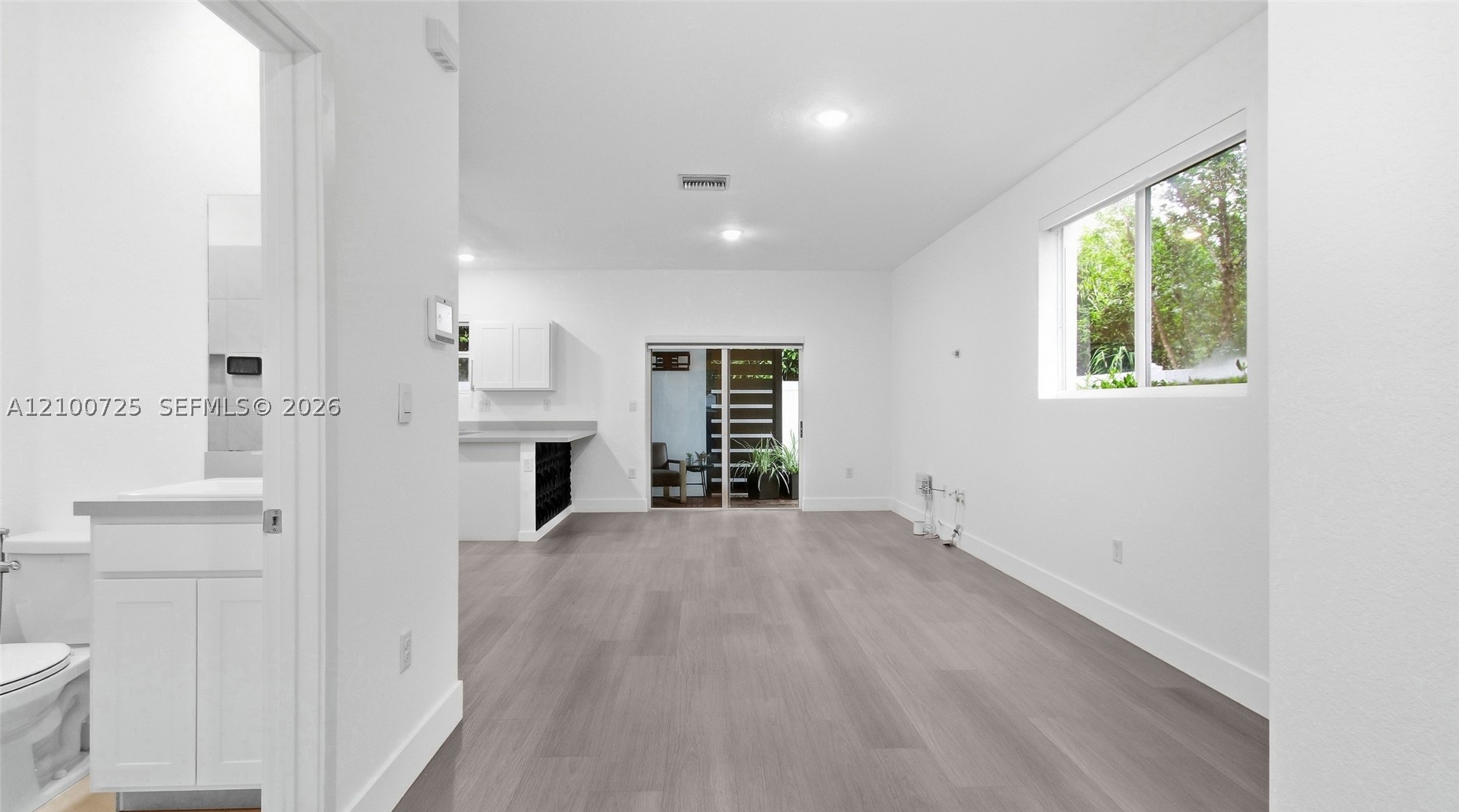 1791 Se 9th Ter Property Photo 3