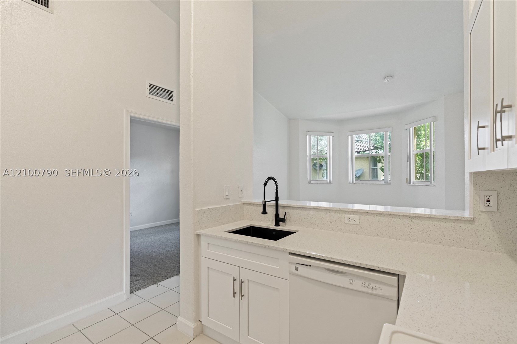 A12100790 Property Photo 6