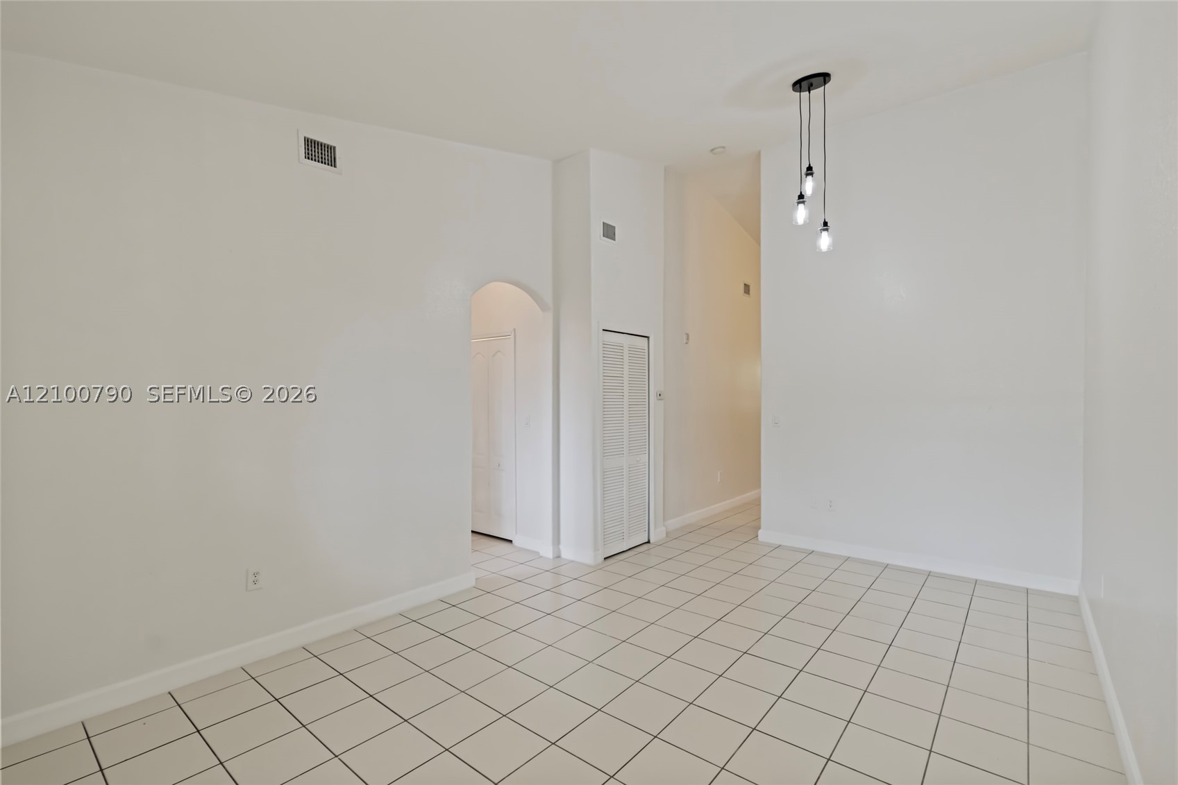 A12100790 Property Photo 7