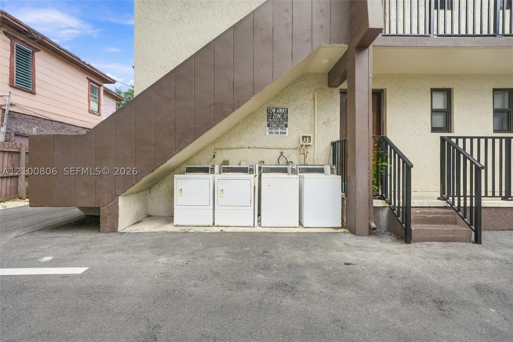 1484 Nw 15th Ave Property Photo 8