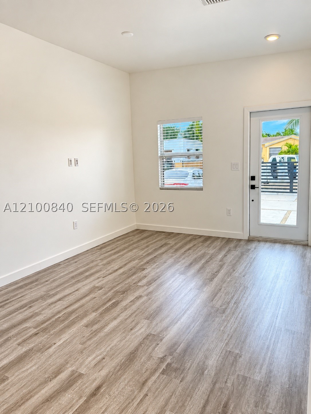 1066 Nw 100th Ter 1 Property Photo 5