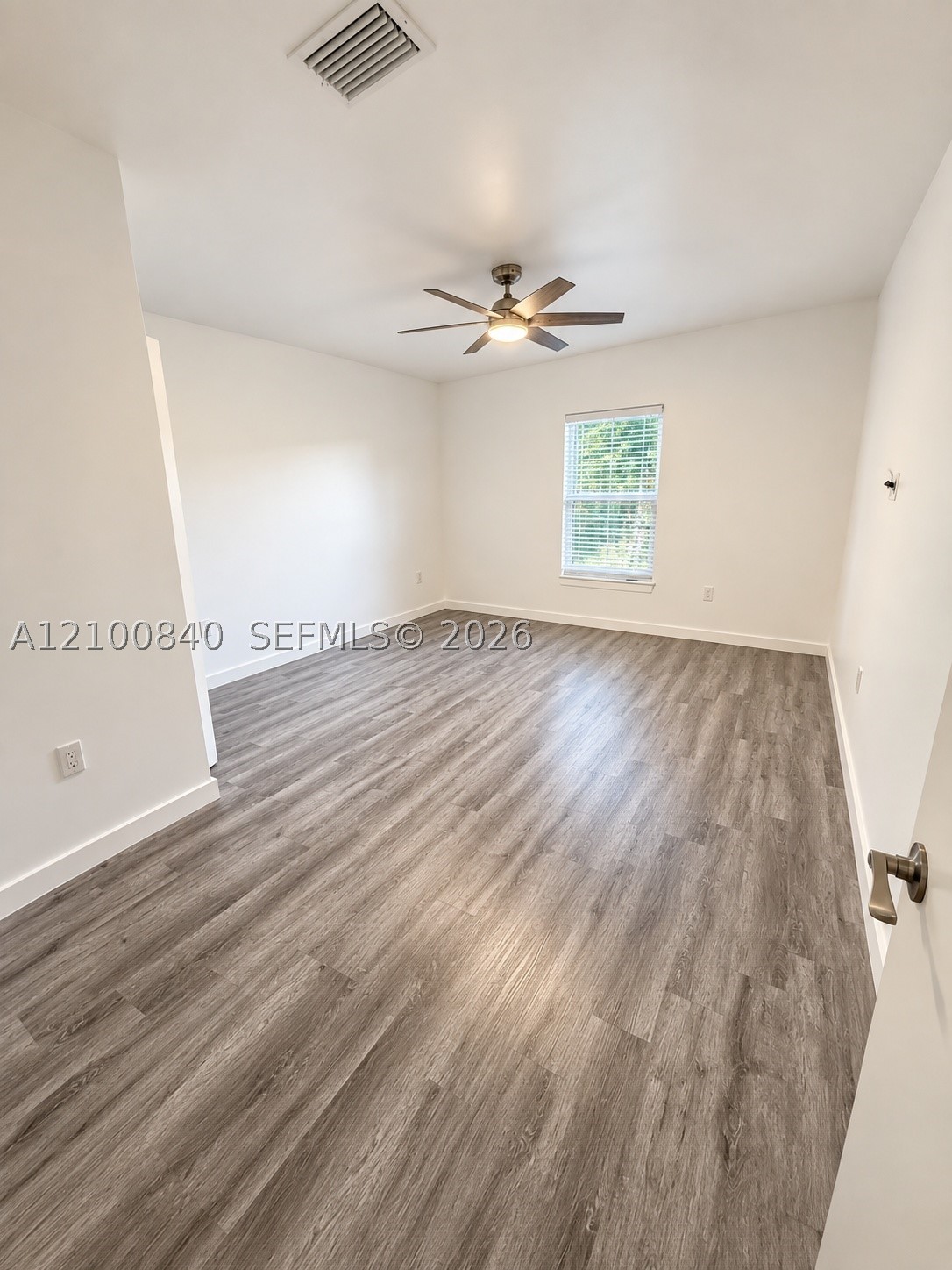 1066 Nw 100th Ter 1 Property Photo 8