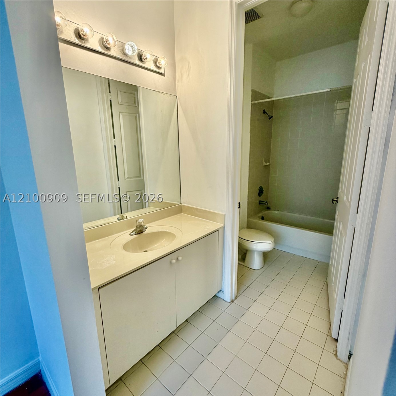 2238 Ne 42nd Cir 2238 Property Photo 11