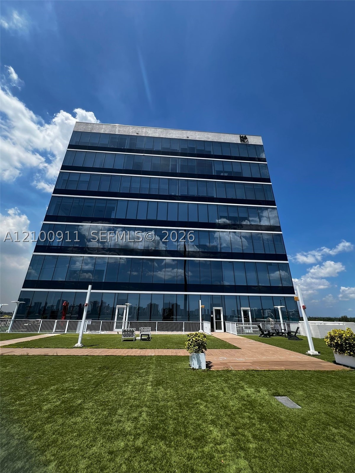 20200 W Dixie Hwy 603 Property Photo 1