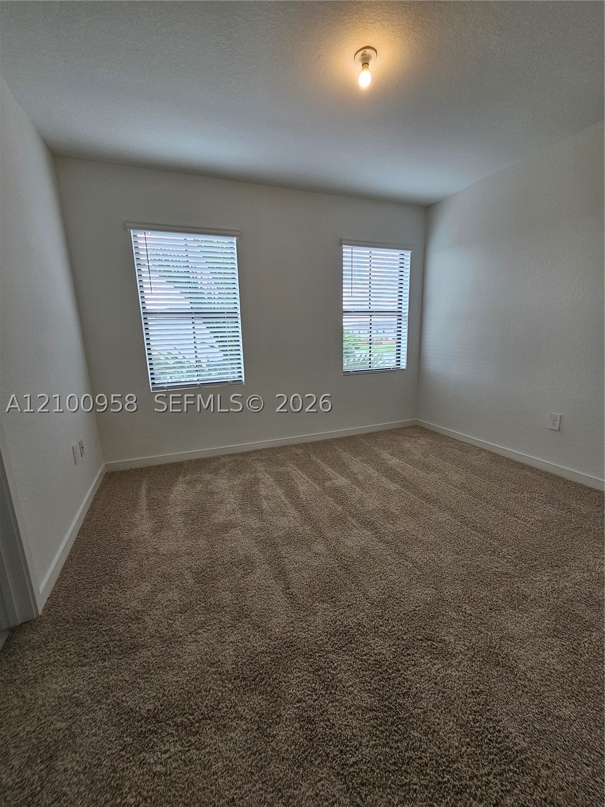 475 Ne 15th St Property Photo 9
