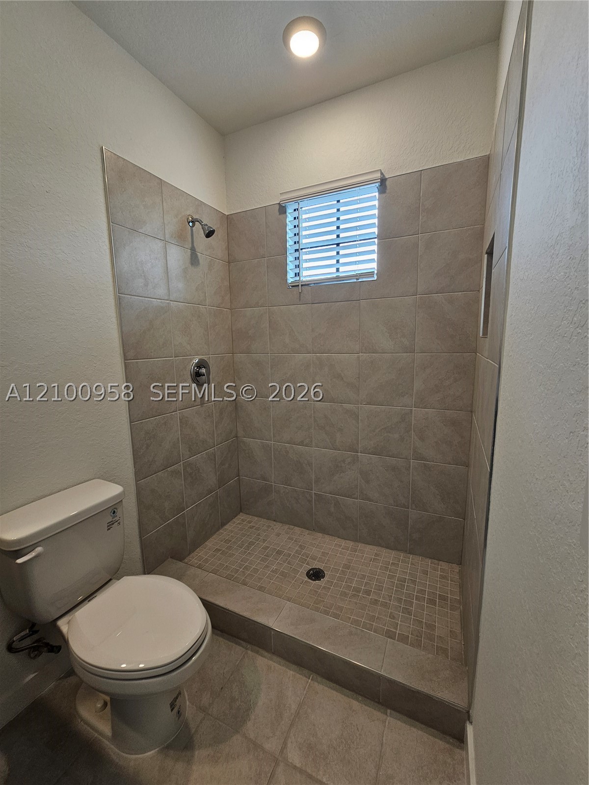 475 Ne 15th St Property Photo 10