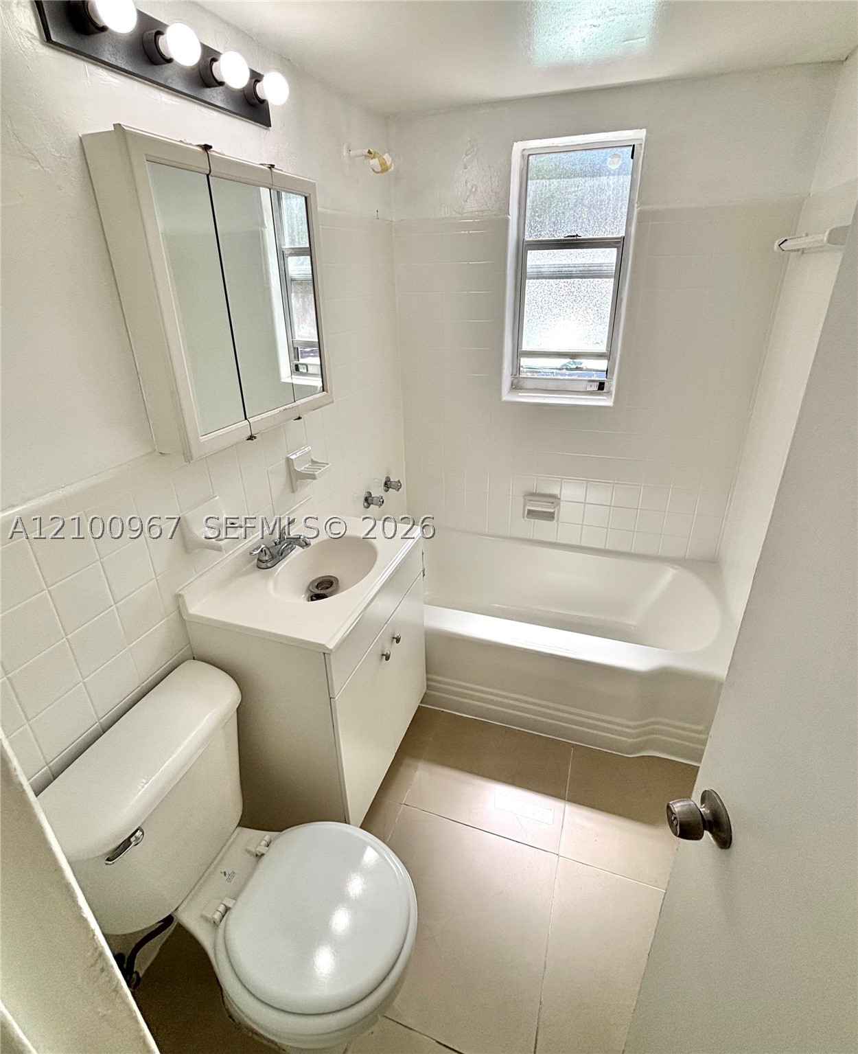 15 Alhambra Cir 16 Property Photo 8