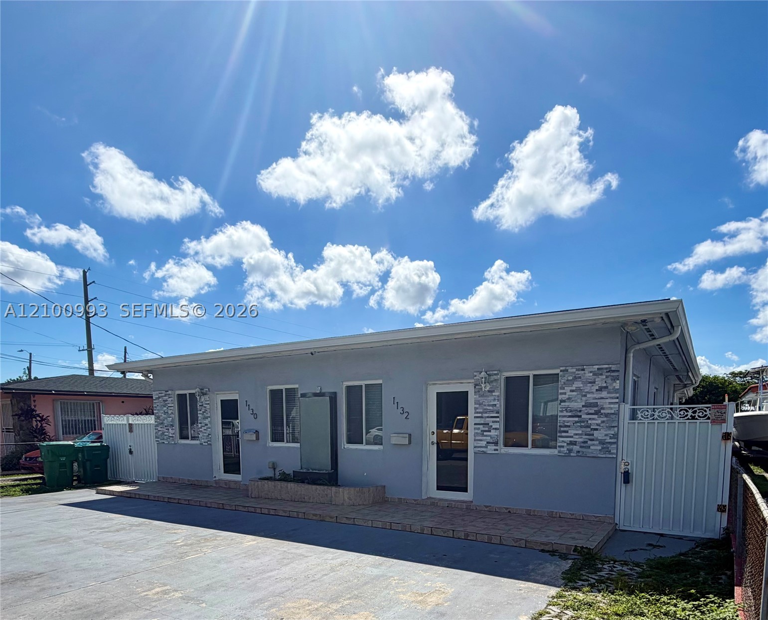1130 Nw 34th Ave B Property Photo 1