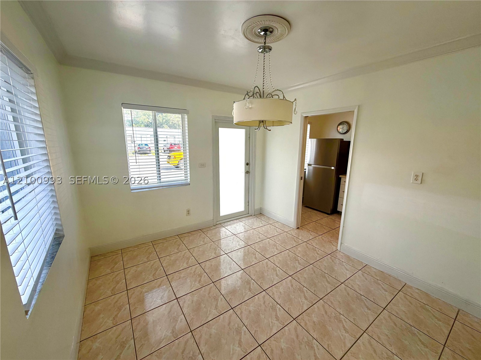1130 Nw 34th Ave B Property Photo 3