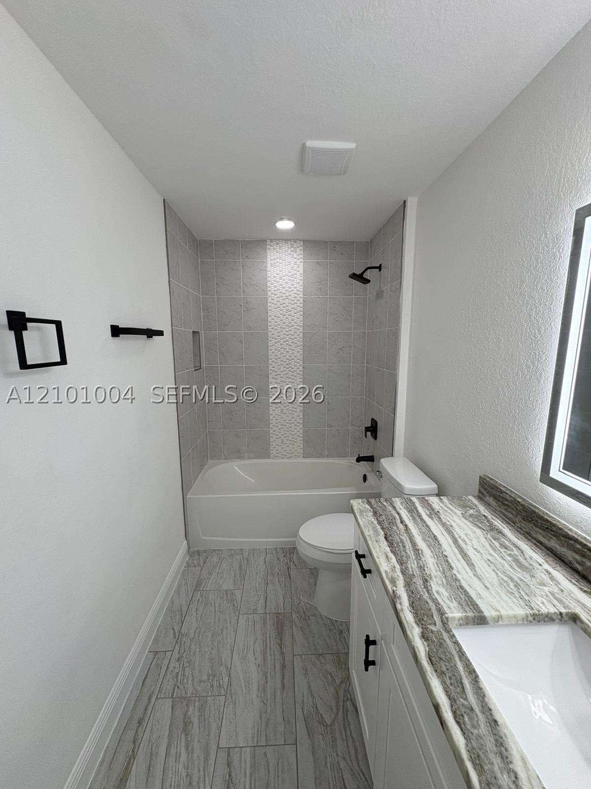 110 Nw 24th Ter Property Photo 19