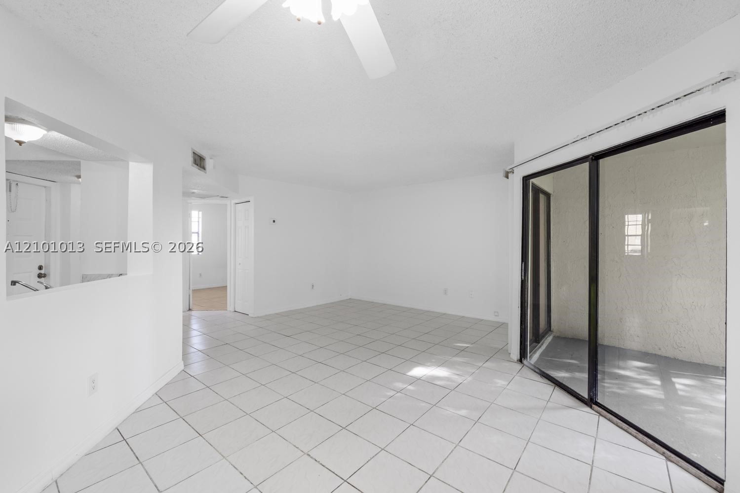 1055 N Franklin Ave 1055g Property Photo 7
