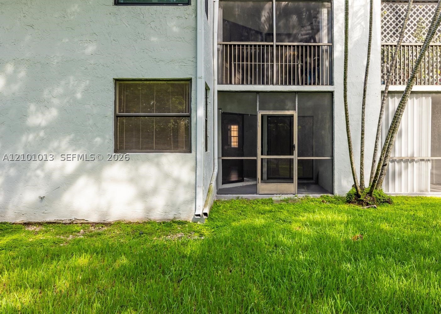 1055 N Franklin Ave 1055g Property Photo 19