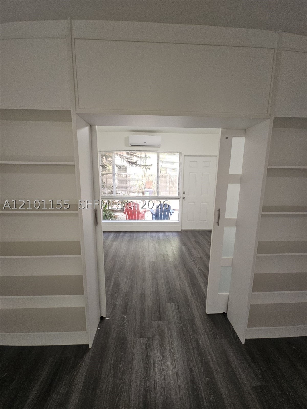 7435 Byron Ave 04 Property Photo 4
