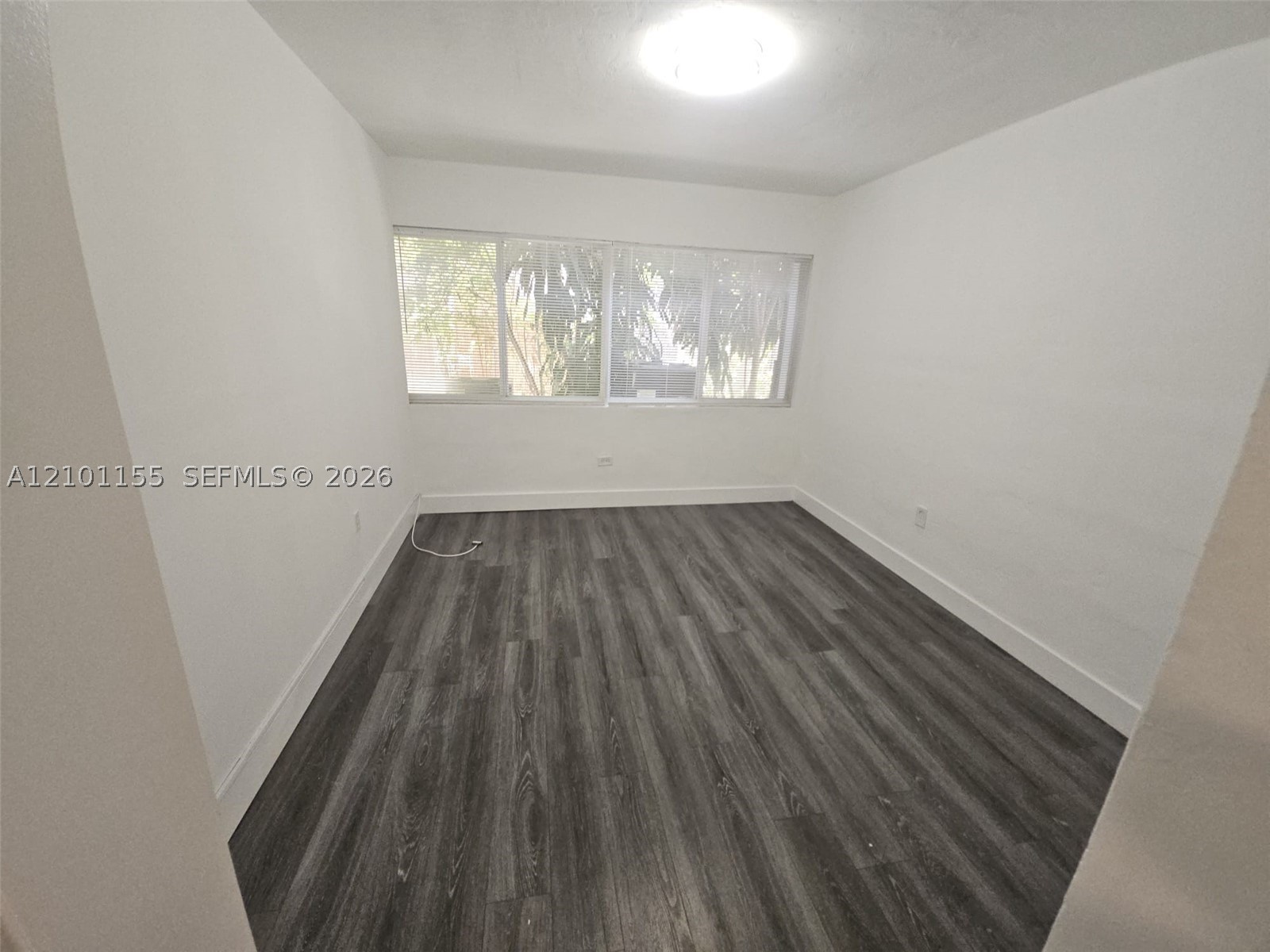 7435 Byron Ave 04 Property Photo 13