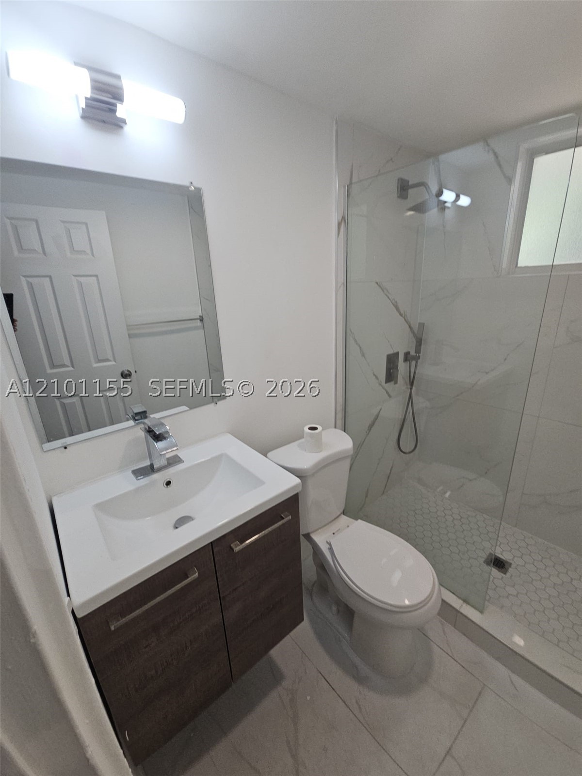 7435 Byron Ave 04 Property Photo 18