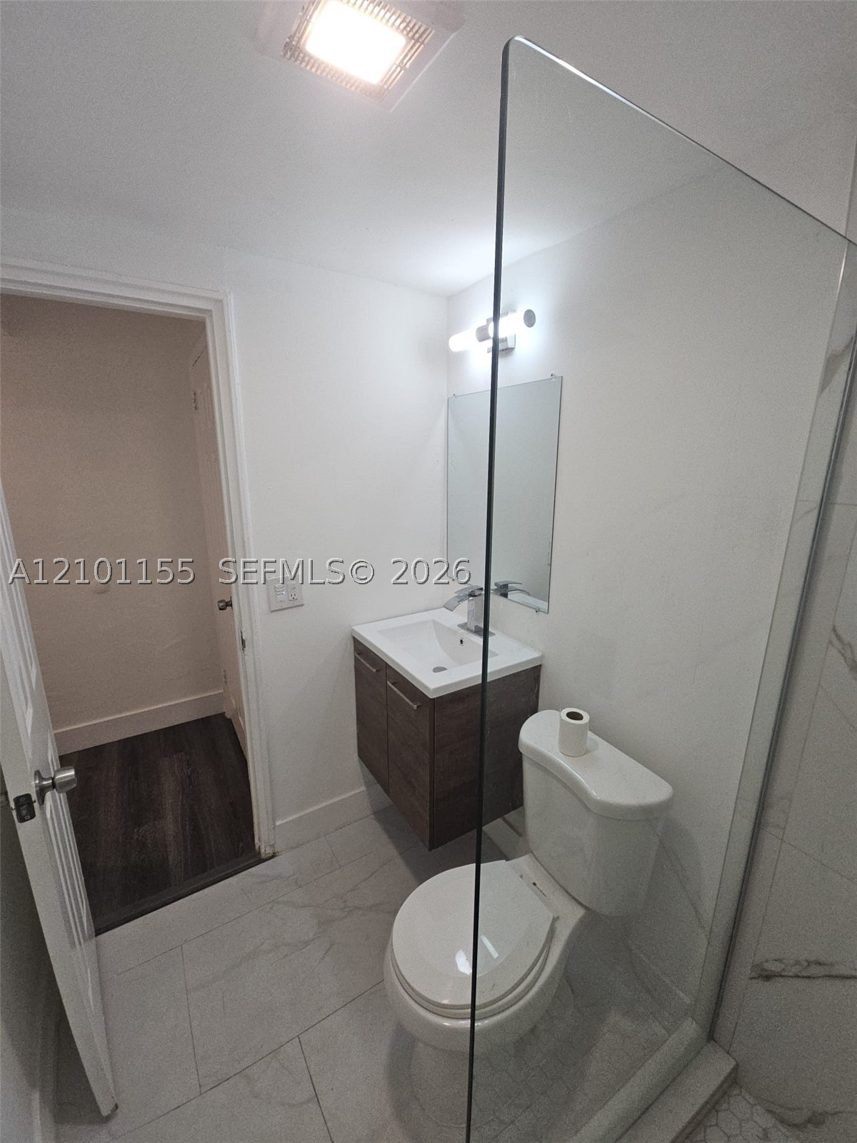 7435 Byron Ave 04 Property Photo 20