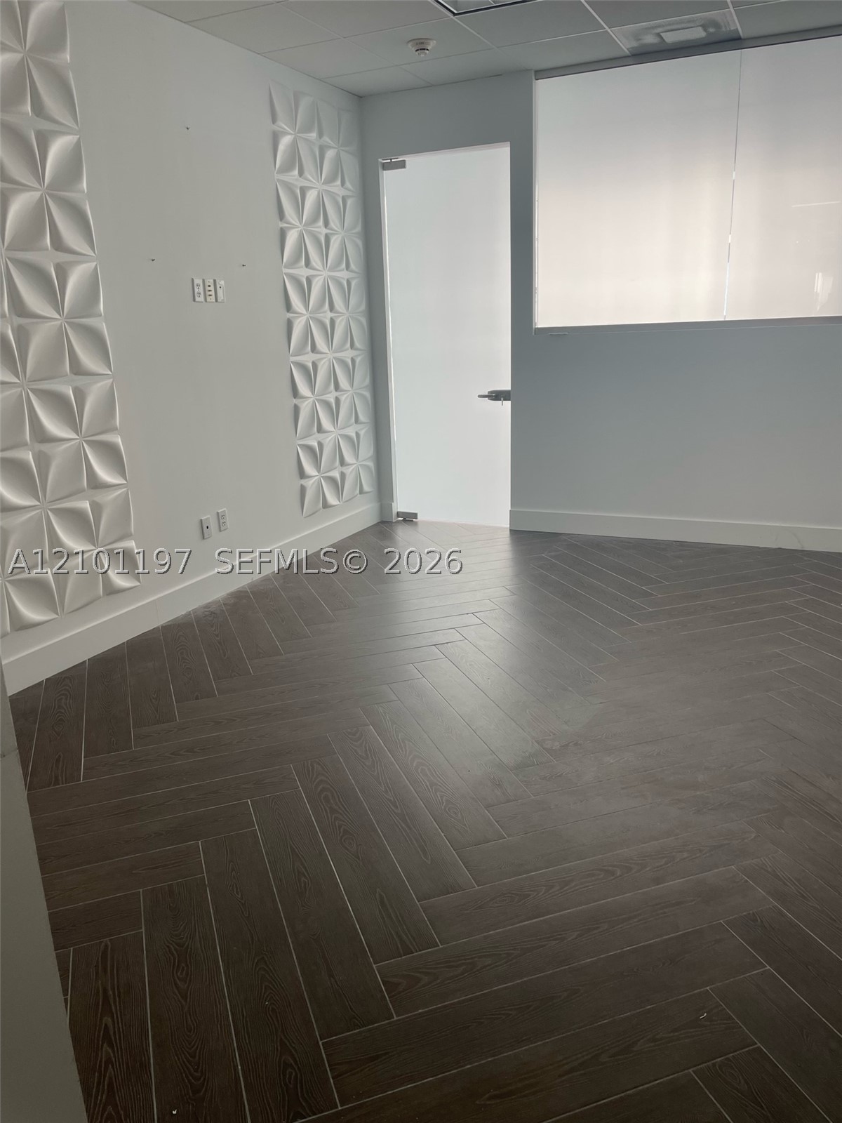 175 Sw 7th St 2102 Property Photo 1
