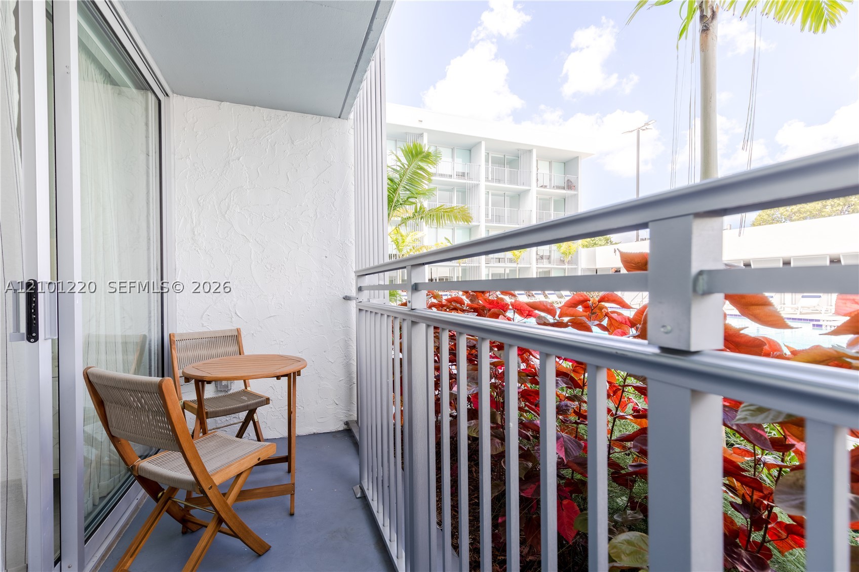 1950 W 49th St 122 Property Photo 13