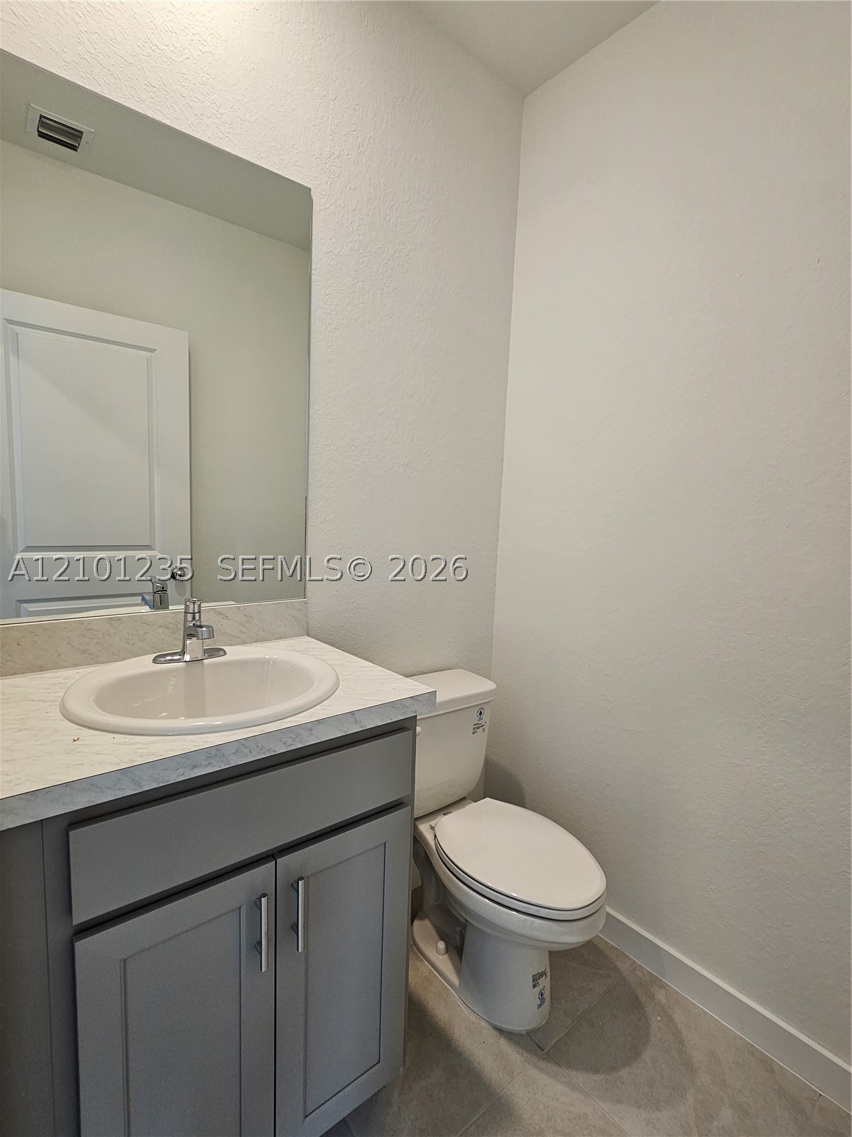 493 Ne 15th St Property Photo 7