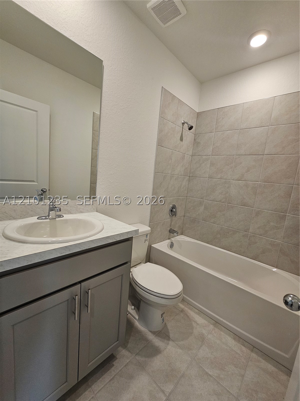 493 Ne 15th St Property Photo 10