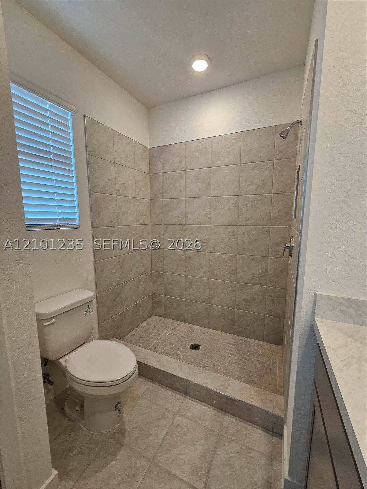 493 Ne 15th St Property Photo 12