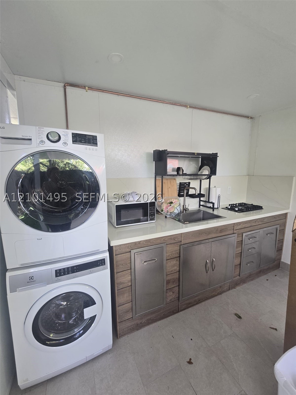 91 Ne 16th St 4 Property Photo 3