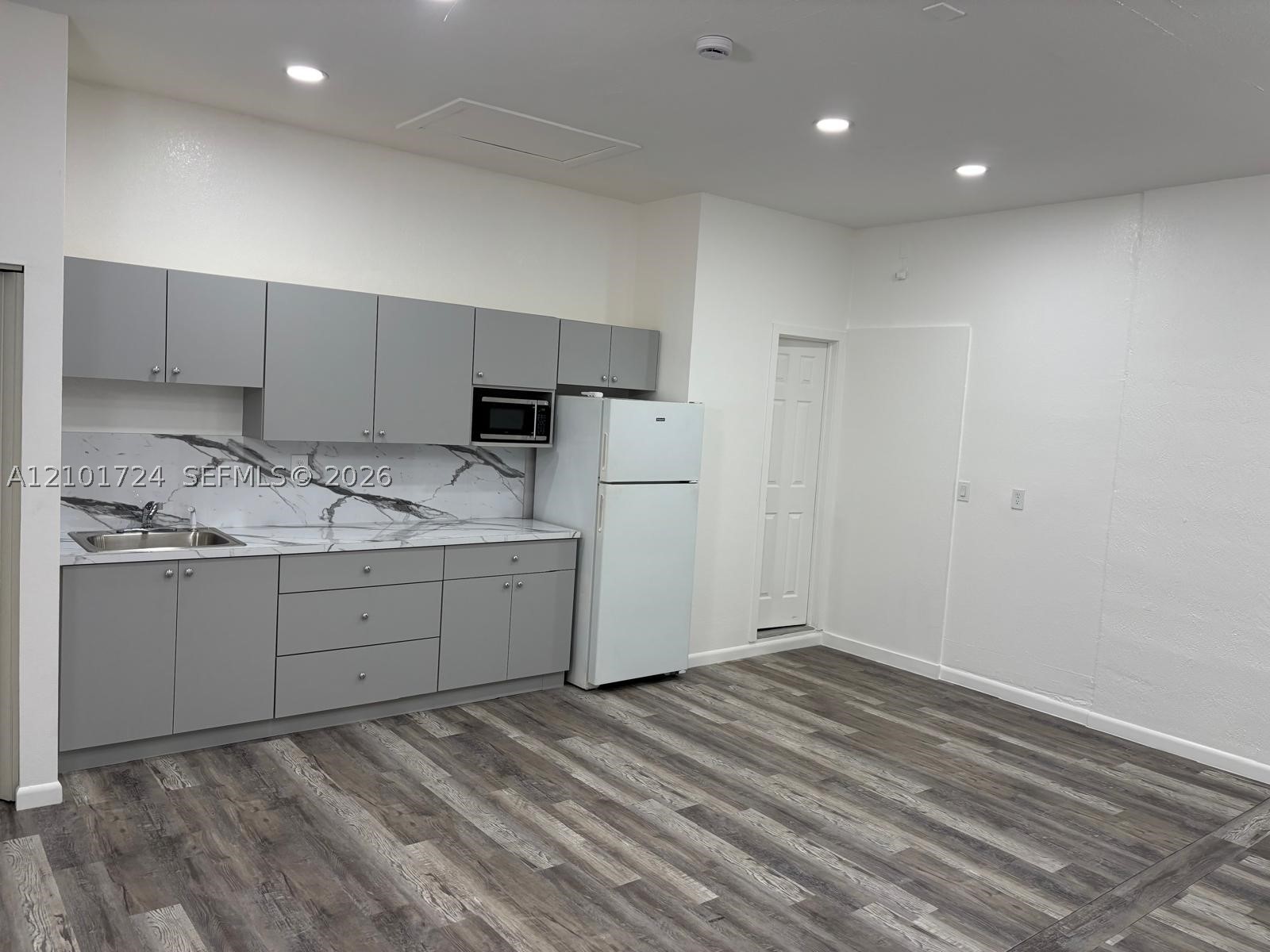 A12101724 Property Photo 7