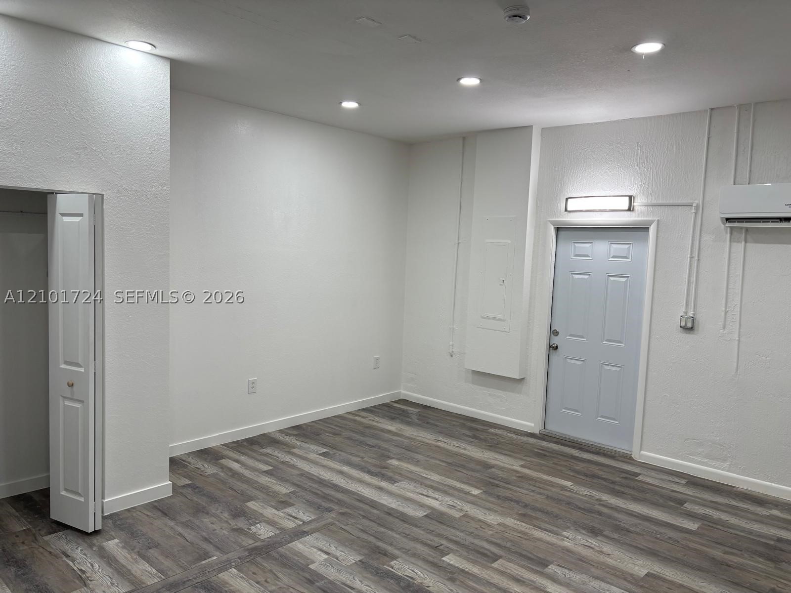 A12101724 Property Photo 9