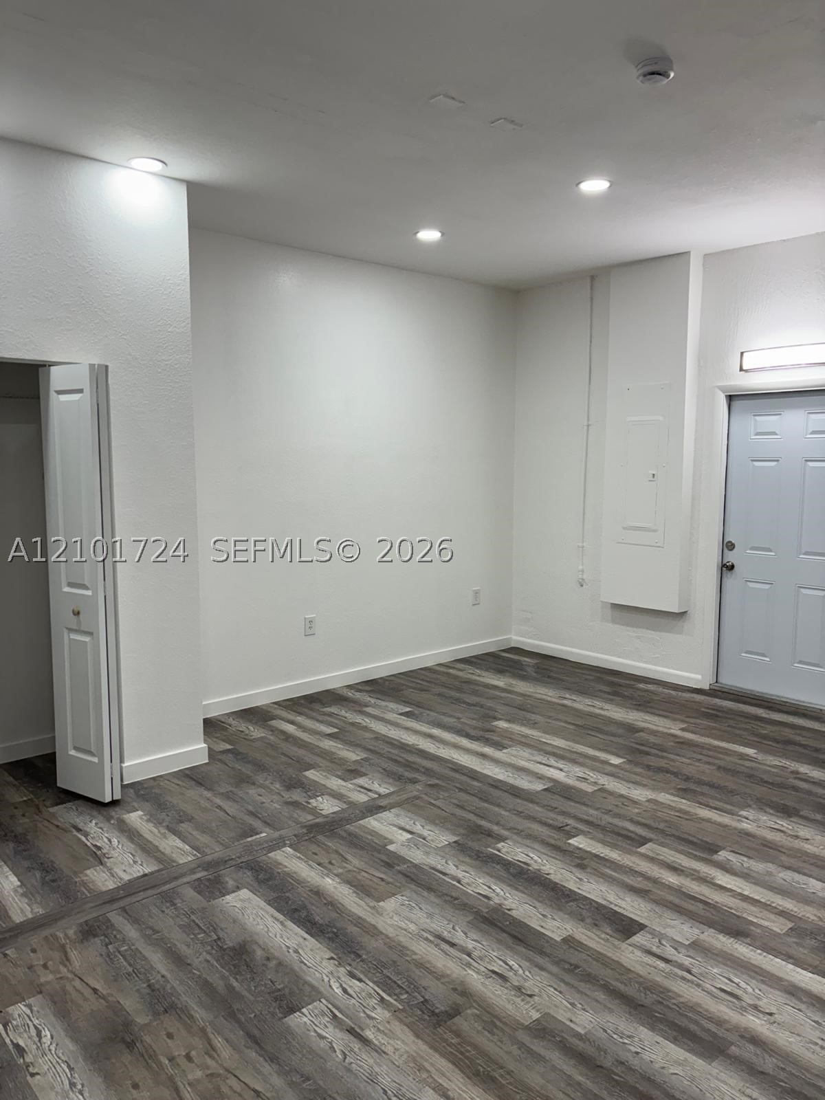 A12101724 Property Photo 10