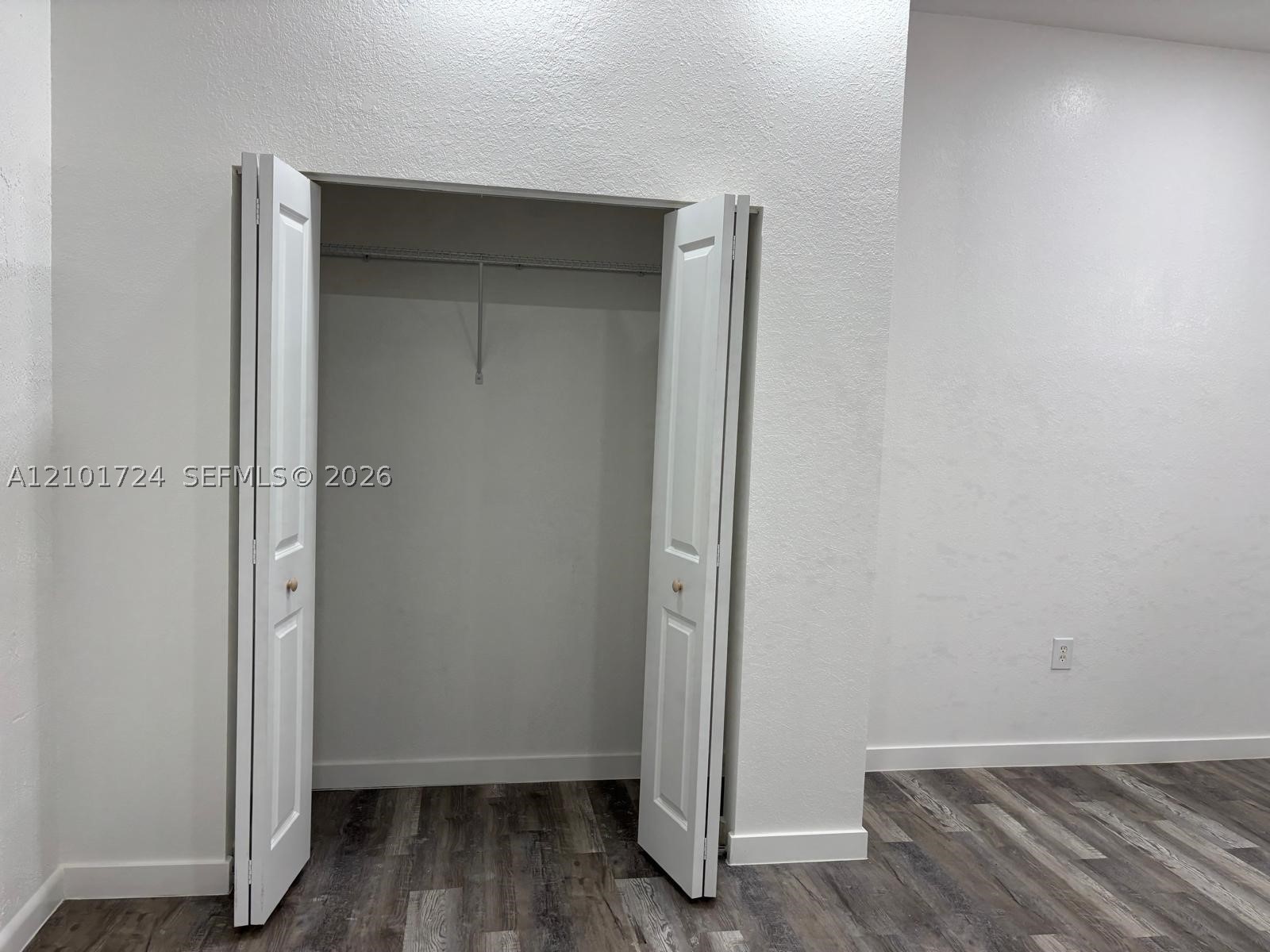 A12101724 Property Photo 11