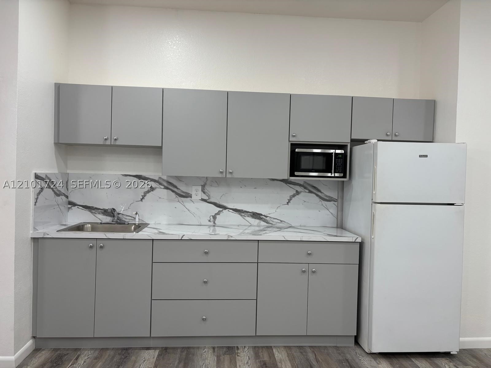 A12101724 Property Photo 12